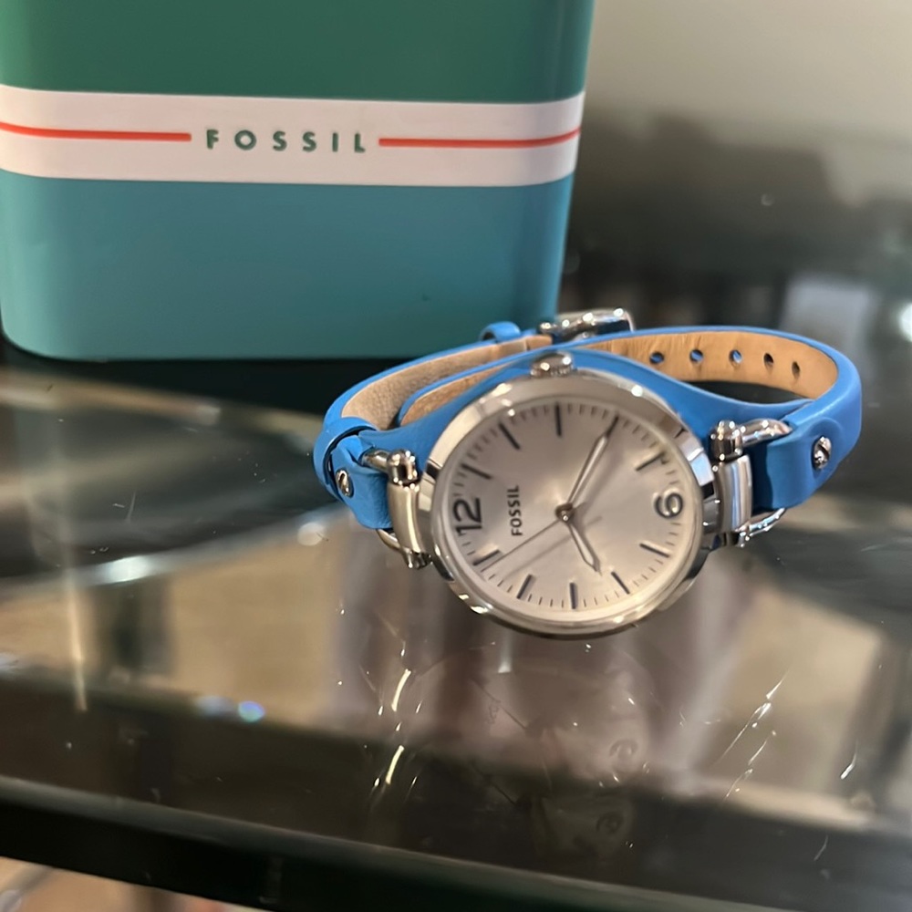 Beautiful Fossil ladies watch!